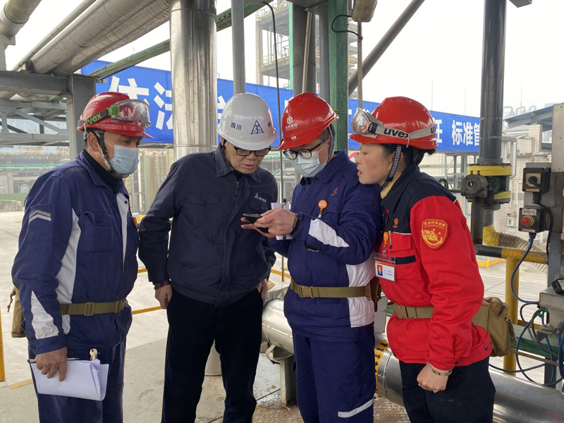 往屆專家團隊深入一線排查安全隱患活動_副本.png