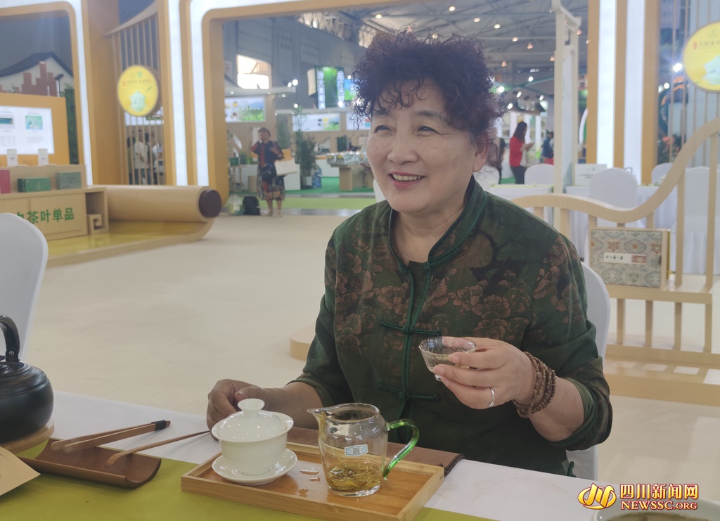 中國國際茶文化研究會理事、四川省茶文化協會會長張京_副本.jpg